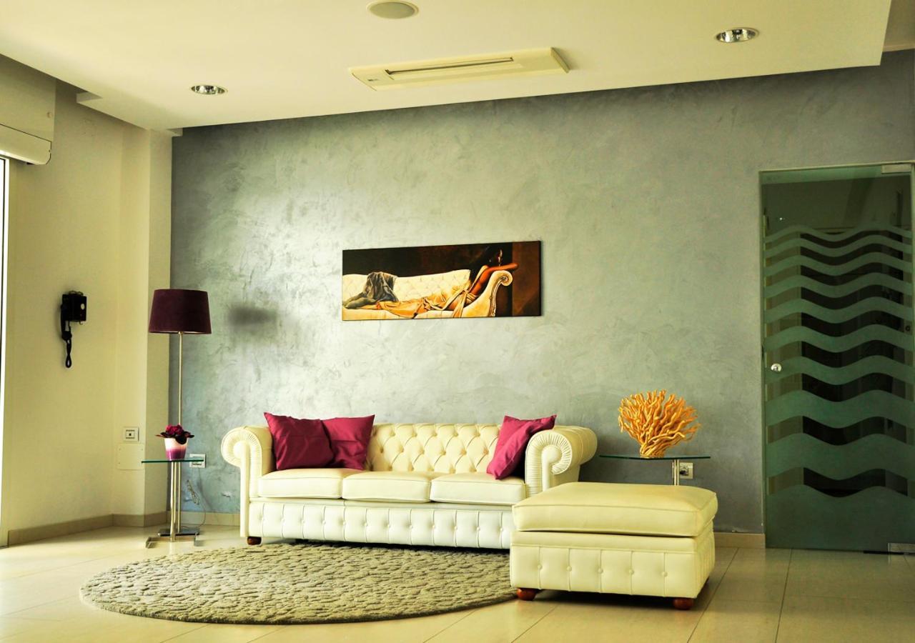 Hotel Lugano Riccione Esterno foto