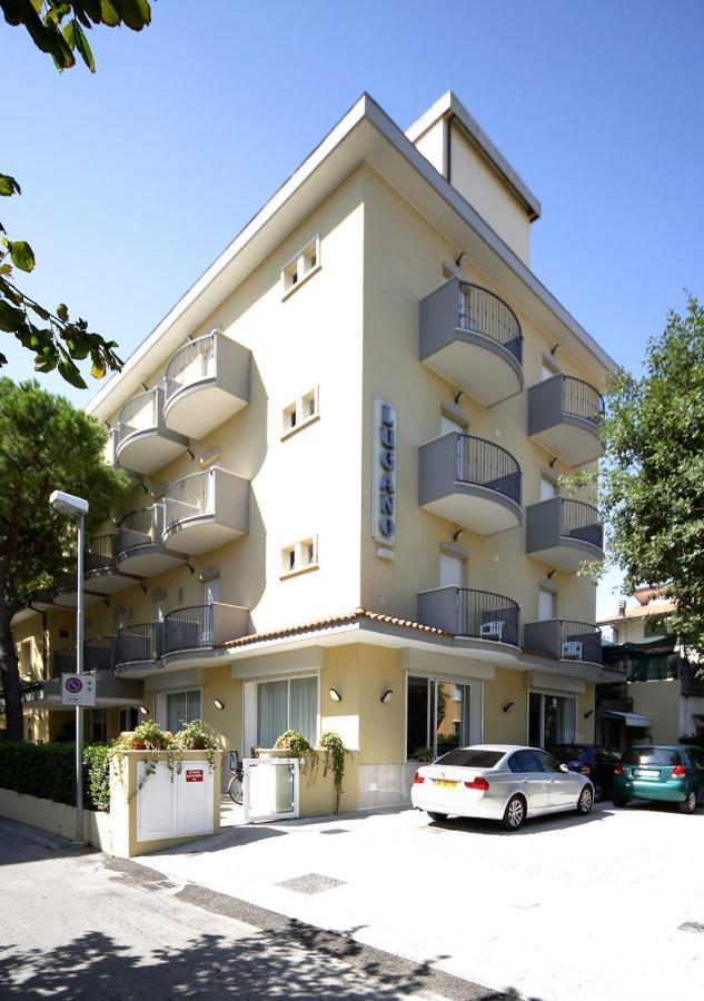 Hotel Lugano Riccione Esterno foto